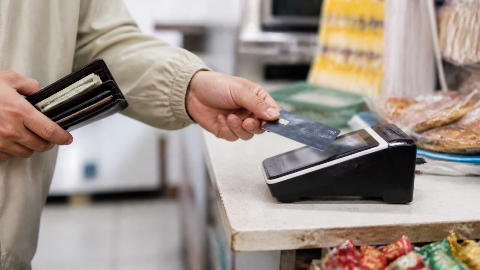 Where to Exchange Money in Korea (and Where Not To) — editorial photo